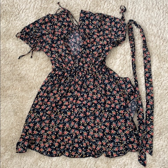 Flower dress - Picture 2 of 3